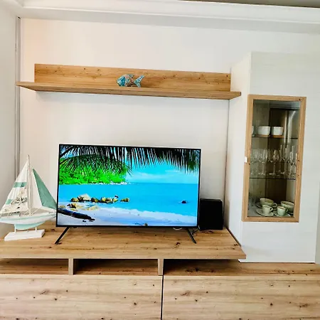 Bonito Con Piscina A 50 Metros De La Playa! Daire *