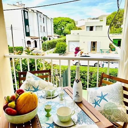 Bonito Con Piscina A 50 Metros De La Playa!