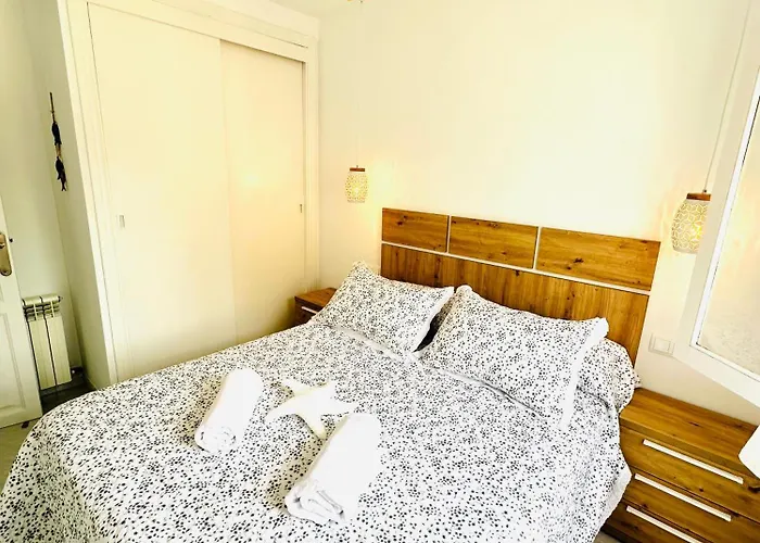 Bonito Con Piscina A 50 Metros De La Playa!