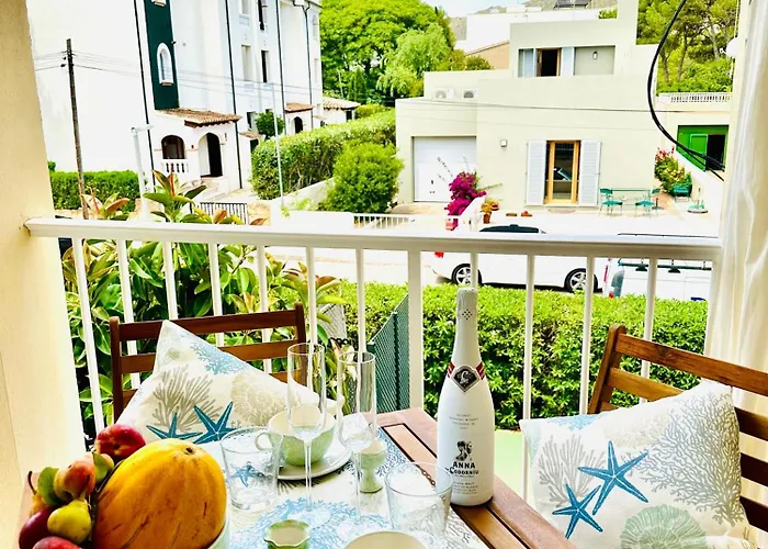 Bonito Con Piscina A 50 Metros De La Playa!